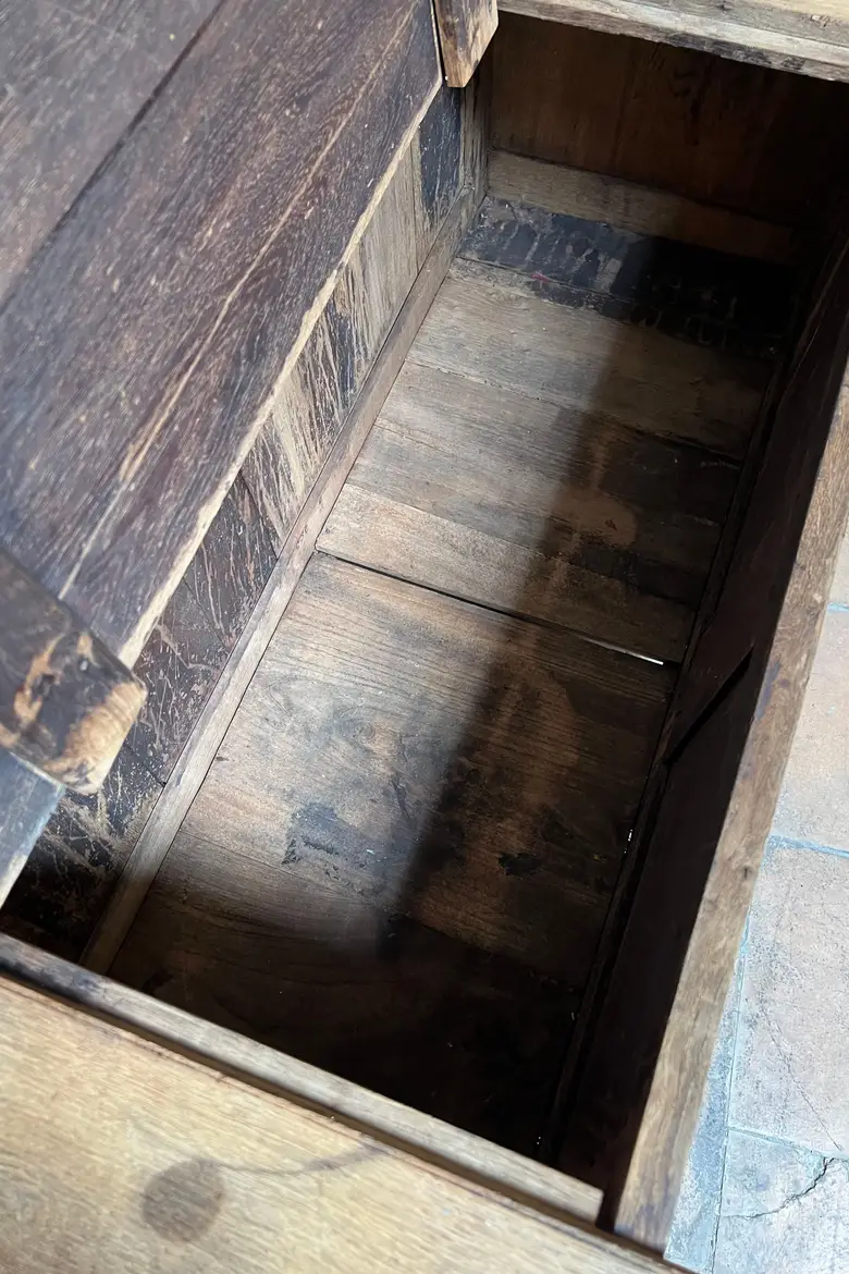 Banc coffre gothique en chêne XIXème