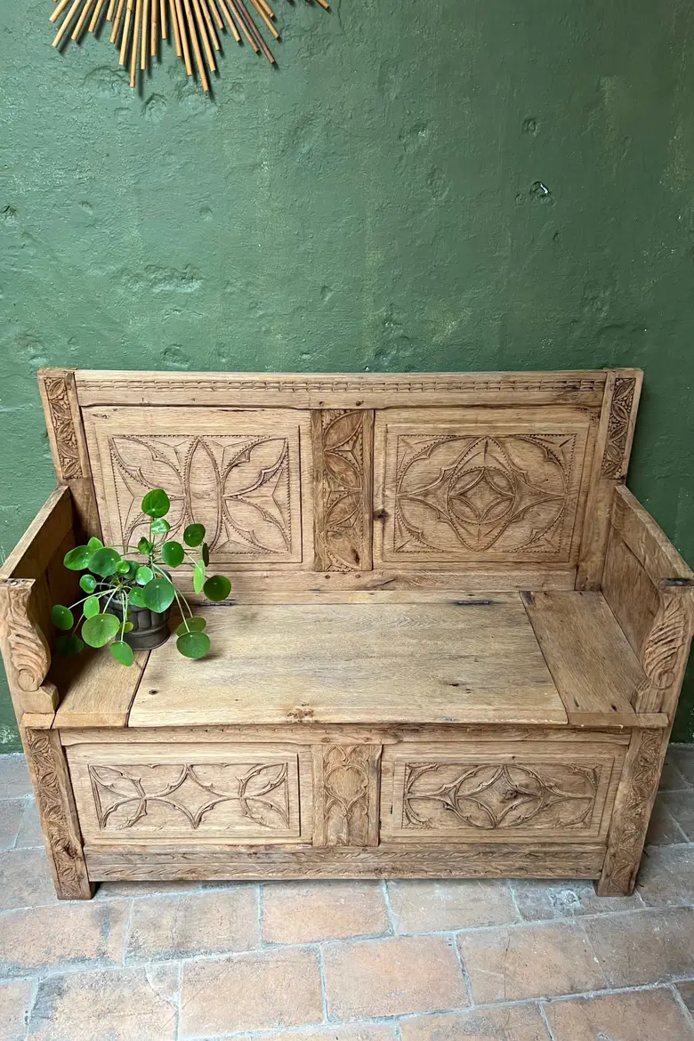 Banc coffre gothique en chêne XIXème