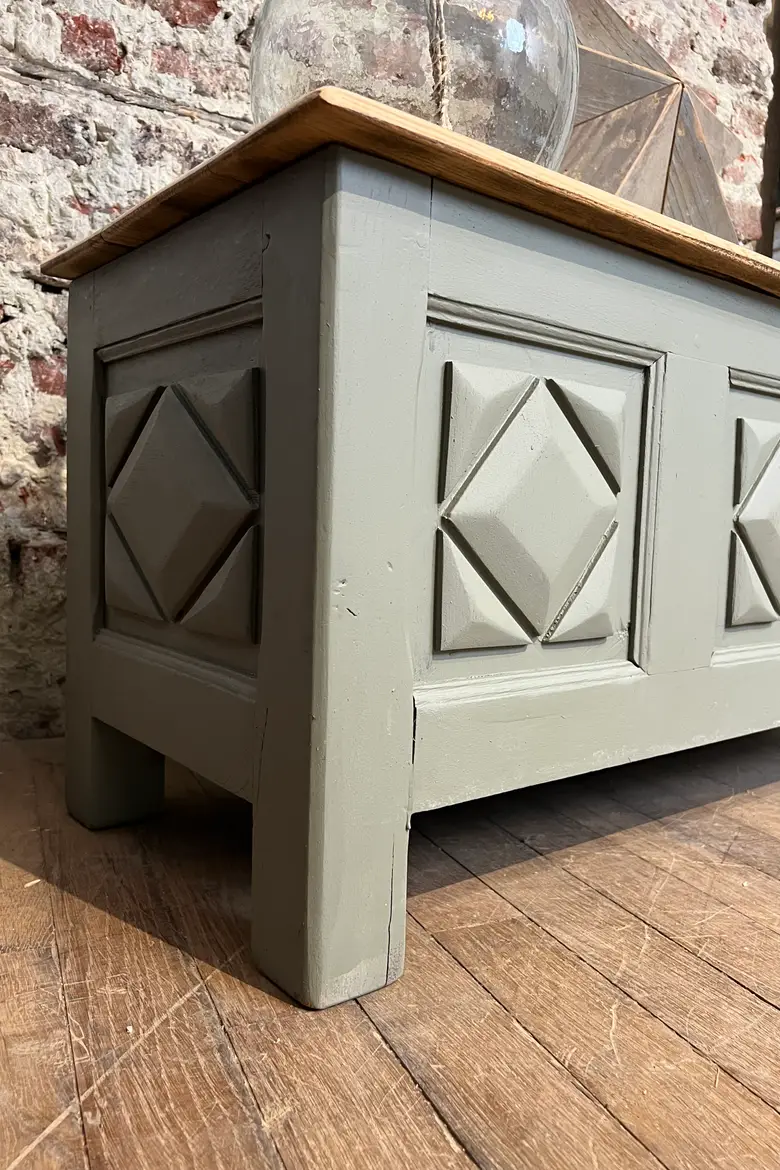 Banc coffre rustique en chêne peint Début XXème
