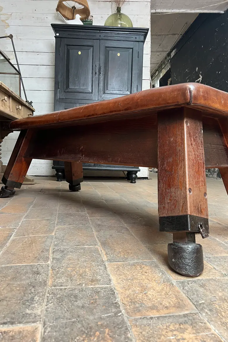 Banc en cuir vintage