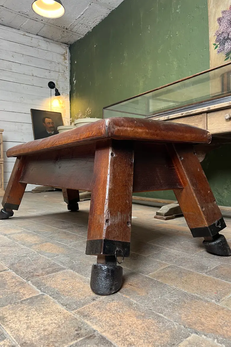 Banc en cuir vintage