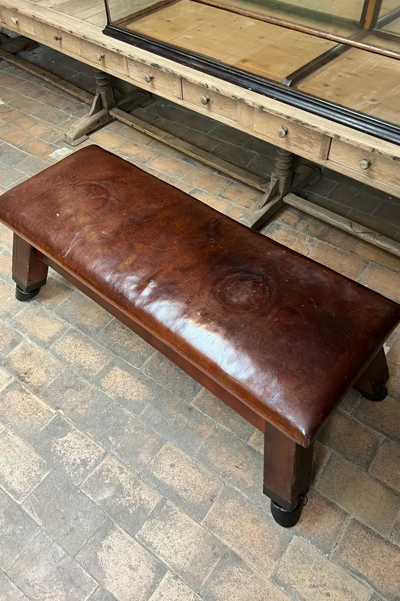 Banc en cuir vintage
