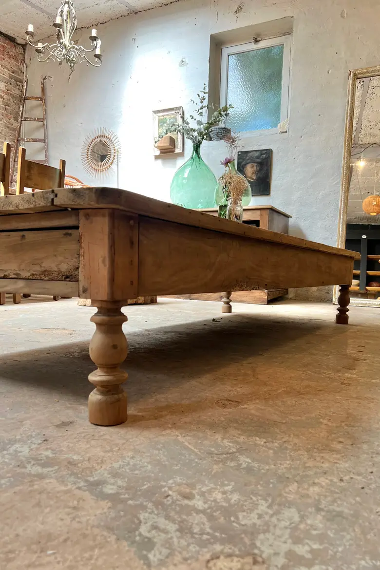 Grande table basse en châtaignier Début XXème