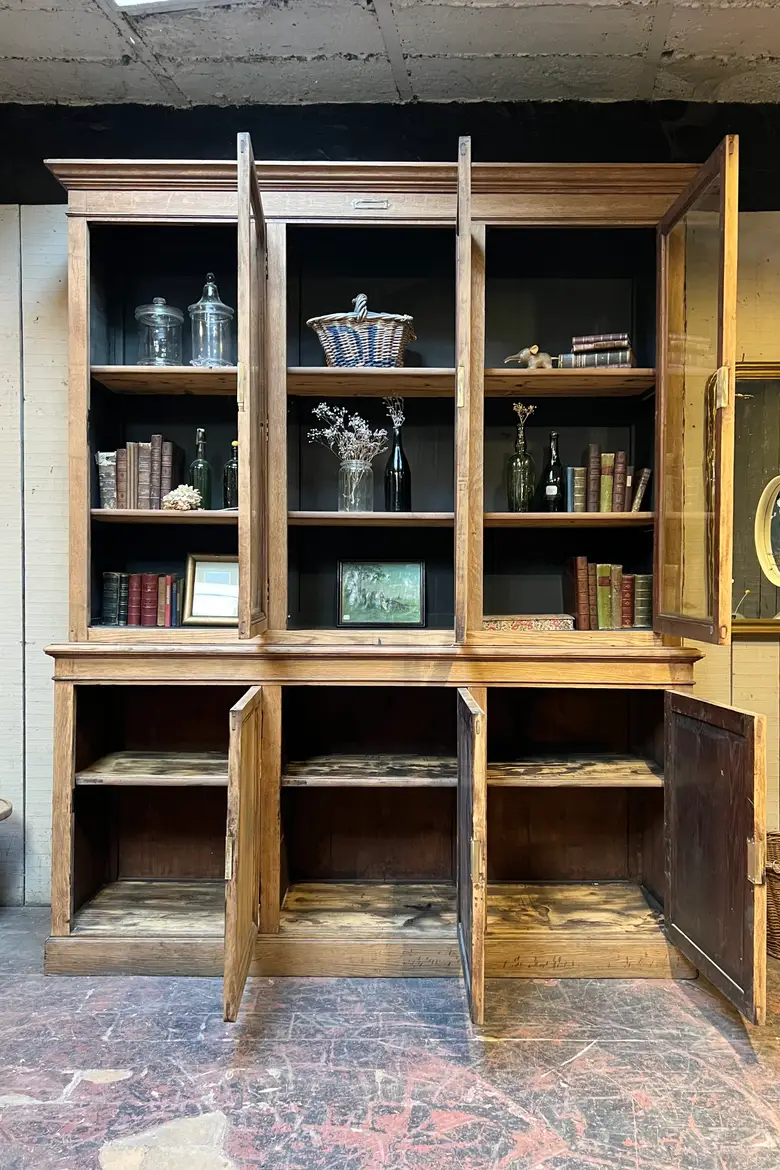Bibliothèque d’école en chêne 1900