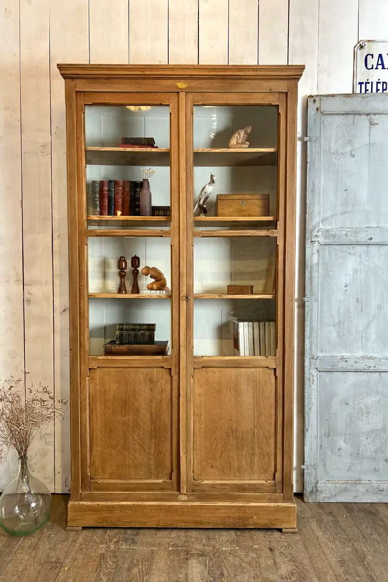 Bibliothèque d’école en chêne