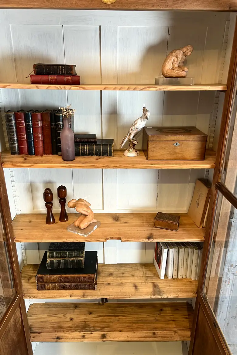 Bibliothèque d’école en chêne