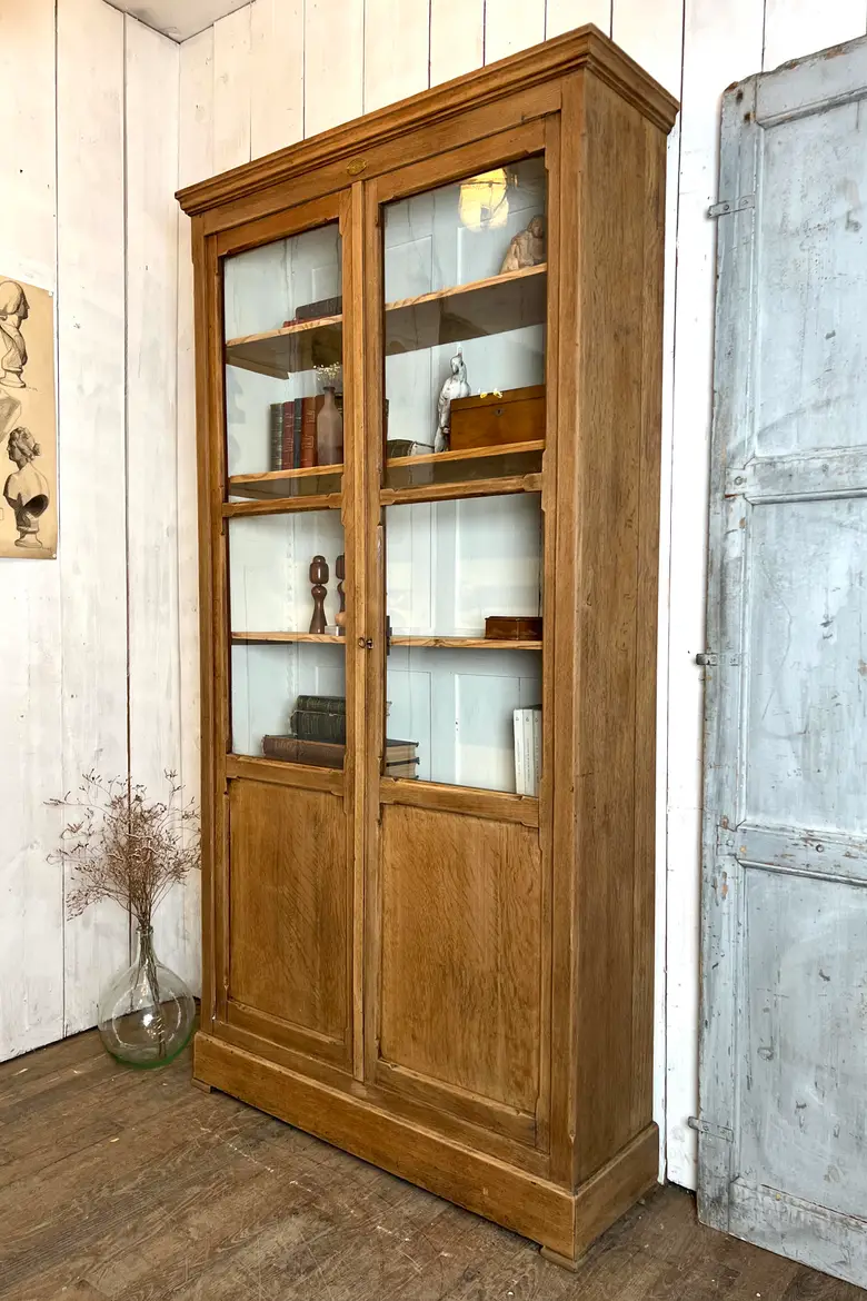 Bibliothèque d’école en chêne