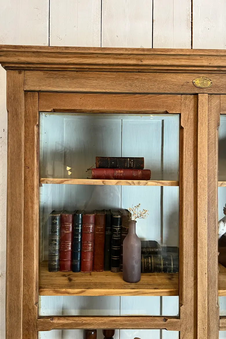 Bibliothèque d’école en chêne