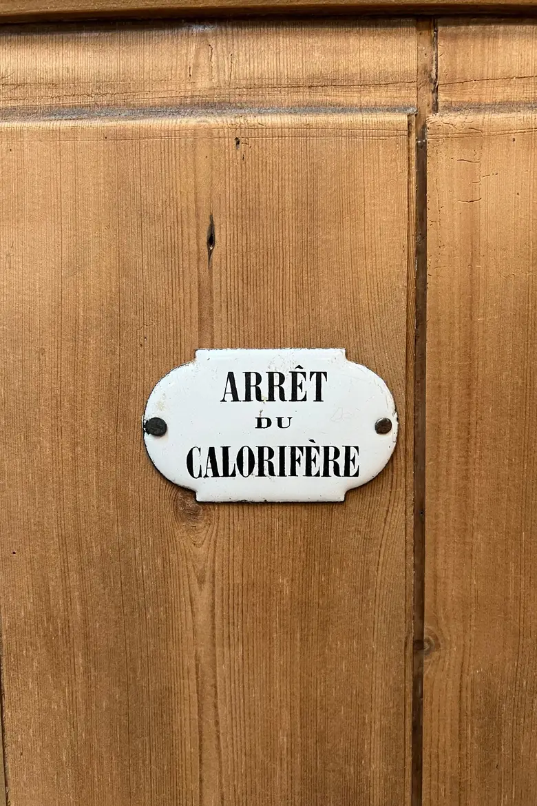 Bonnetière d’atelier en sapin Début XXème