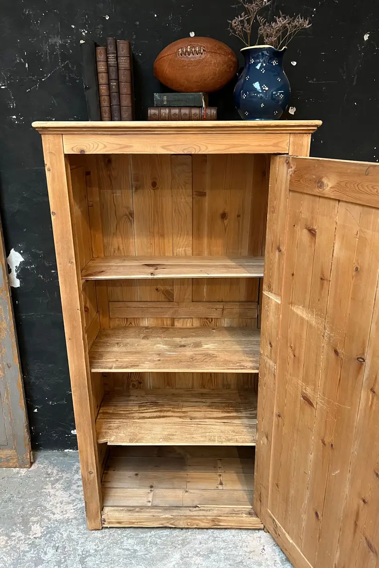 Bonnetière d’atelier en sapin Début XXème
