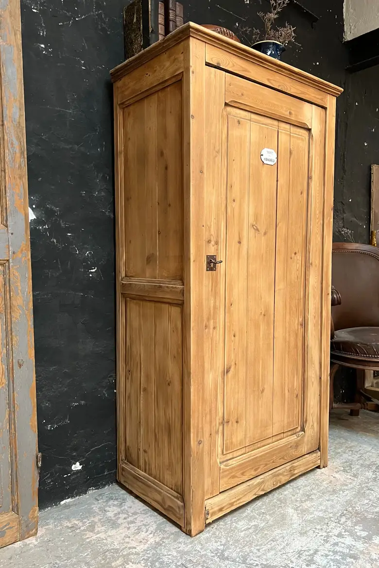 Bonnetière d’atelier en sapin Début XXème