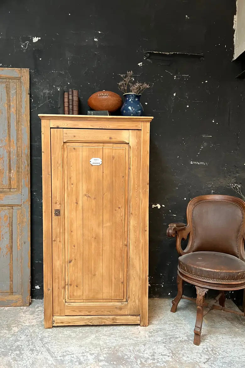 Bonnetière d’atelier en sapin Début XXème