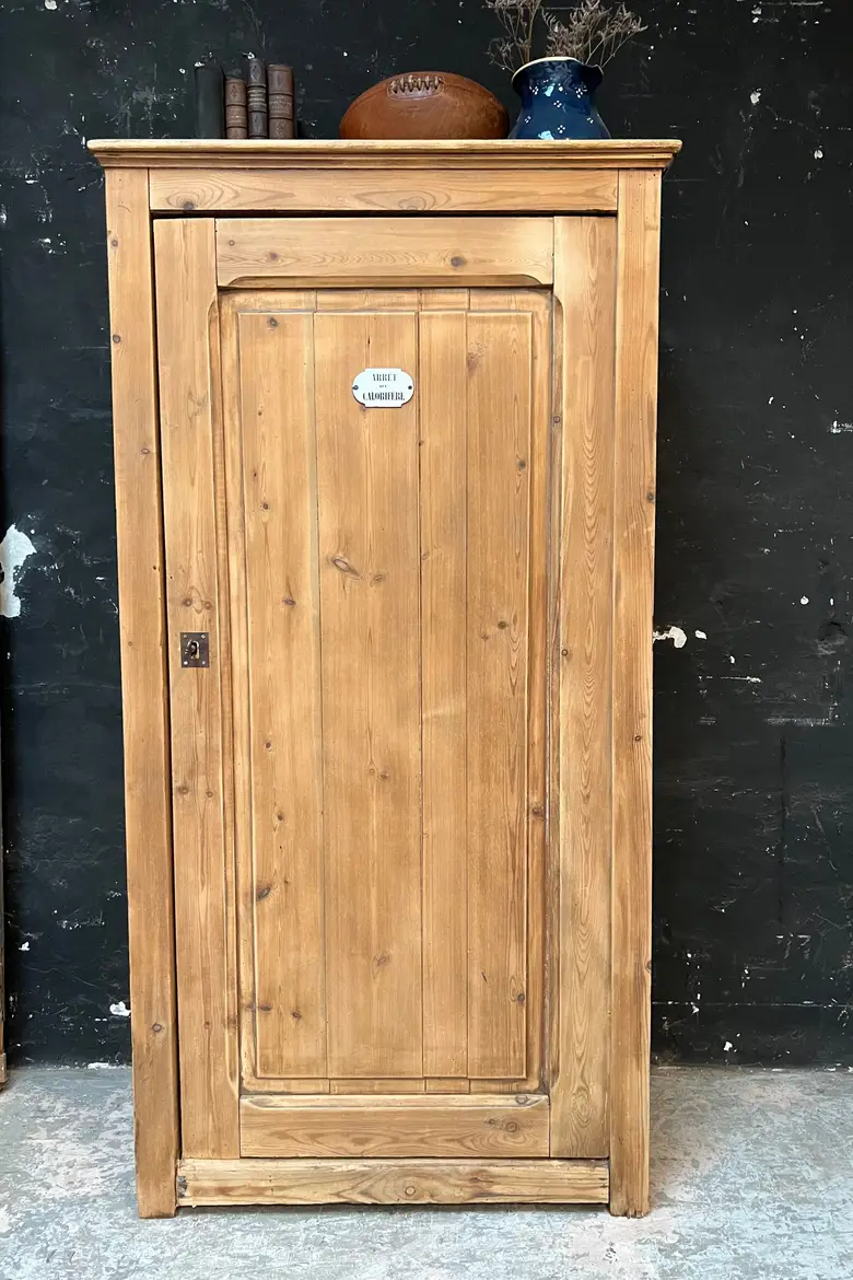 Bonnetière d’atelier en sapin Début XXème