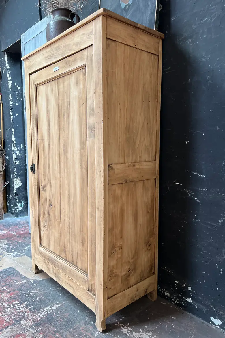 Bonnetière en bois brut