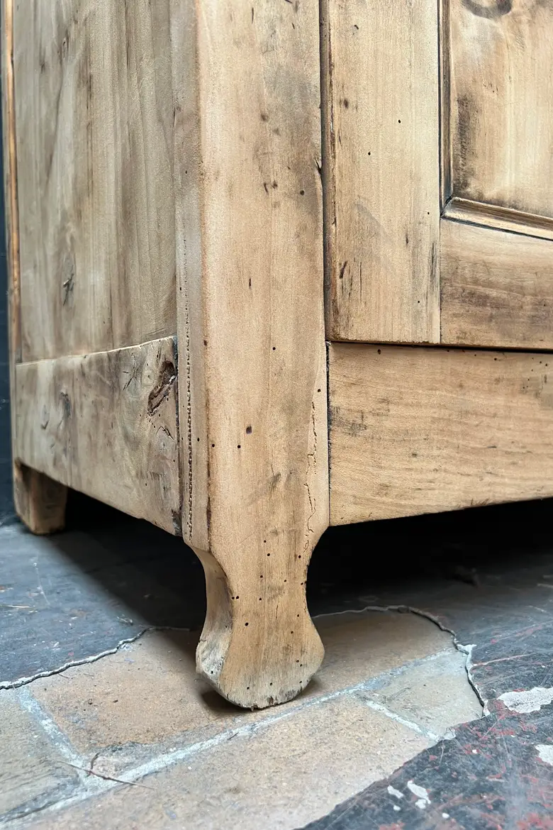 Bonnetière en bois brut