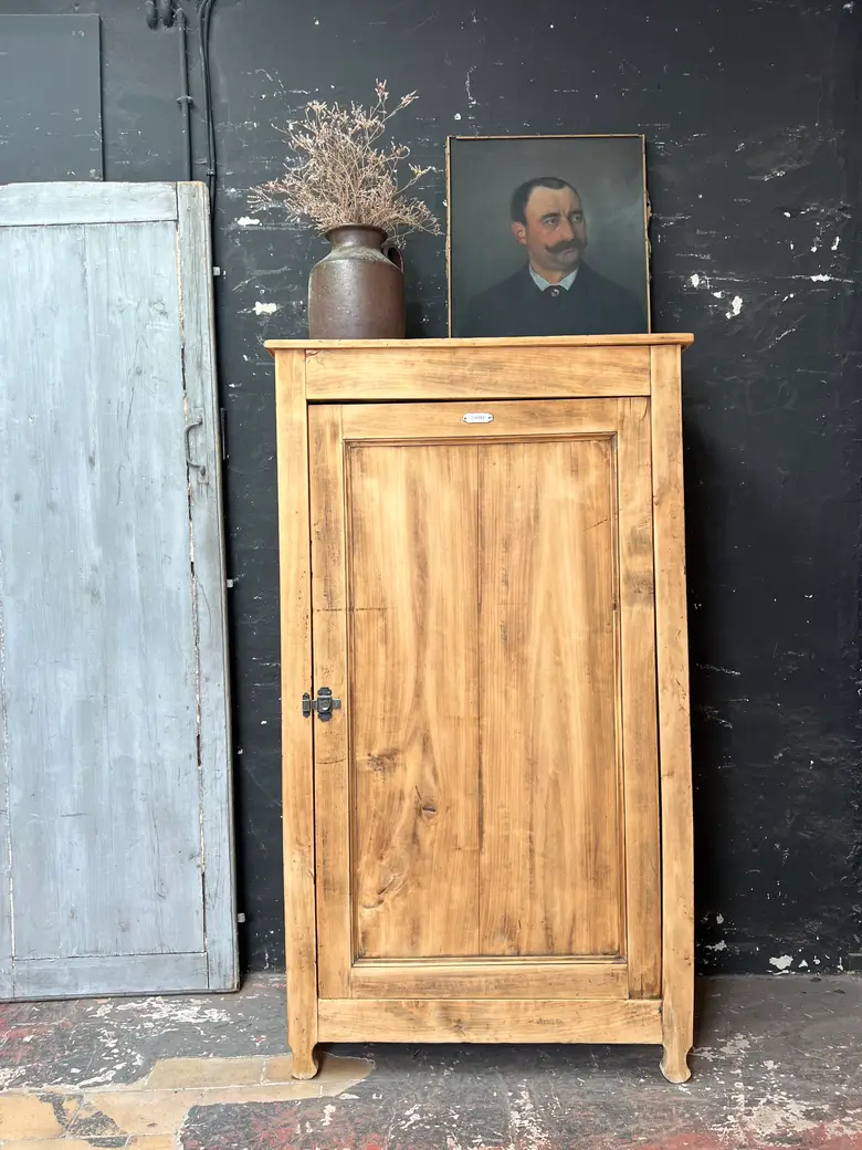 Bonnetière en bois brut
