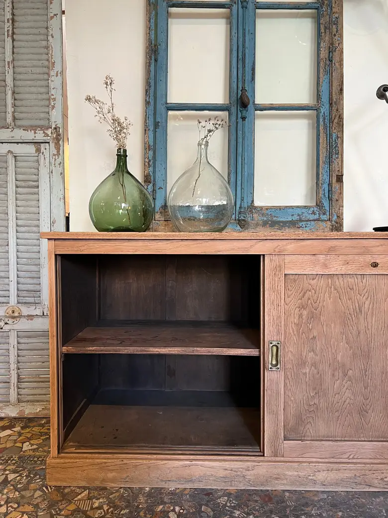 Buffet à portes coulissantes en chêne Début XXème