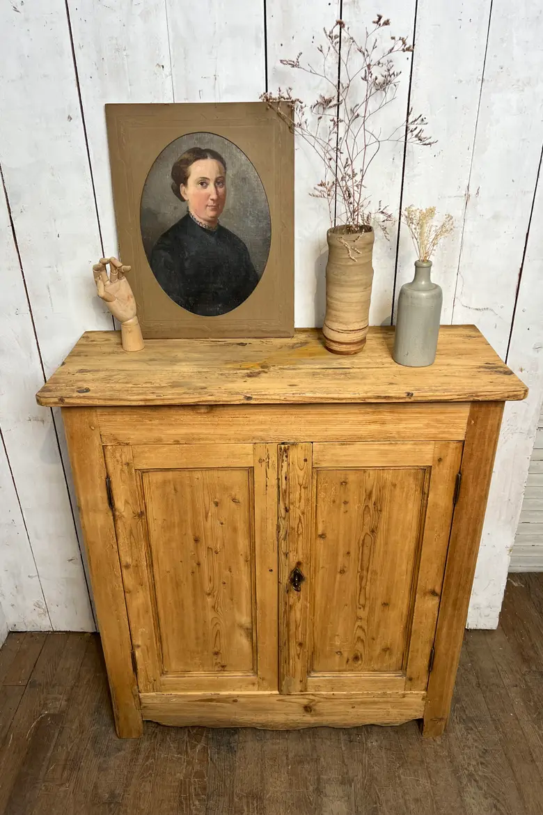 Buffet campagnard en sapin – début XXᵉ