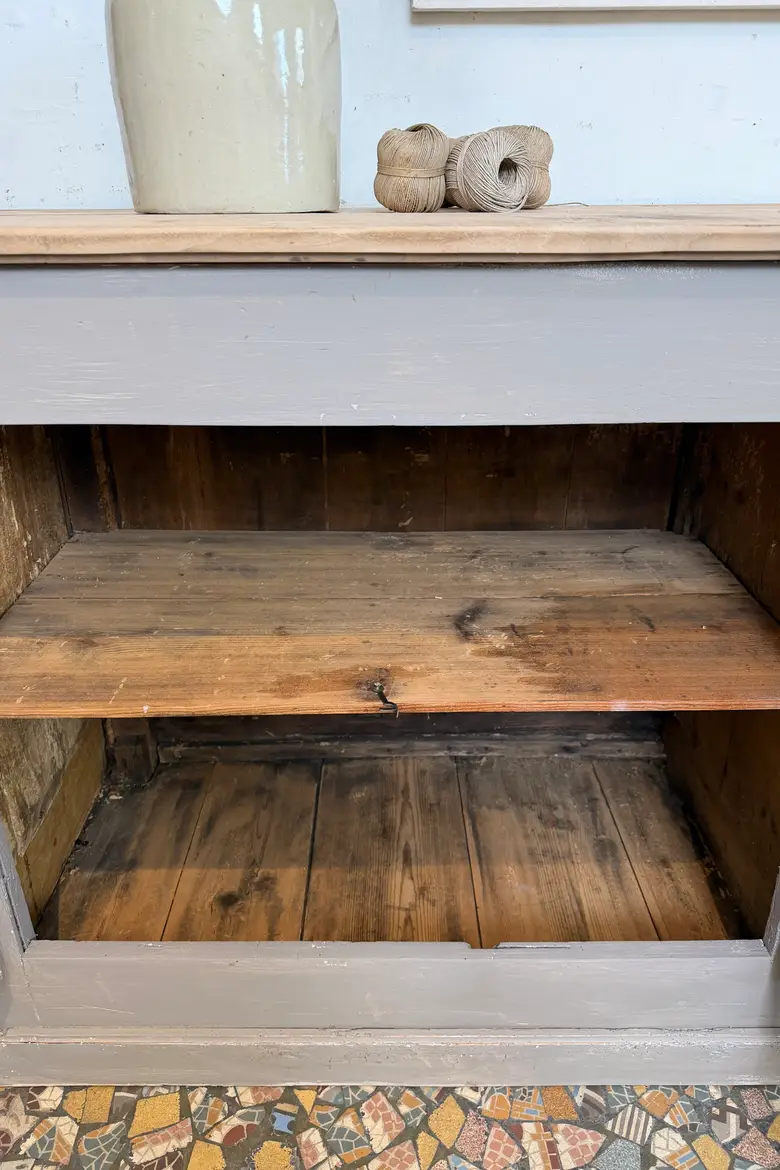 Buffet de campagne peint gris – fin XIXᵉ