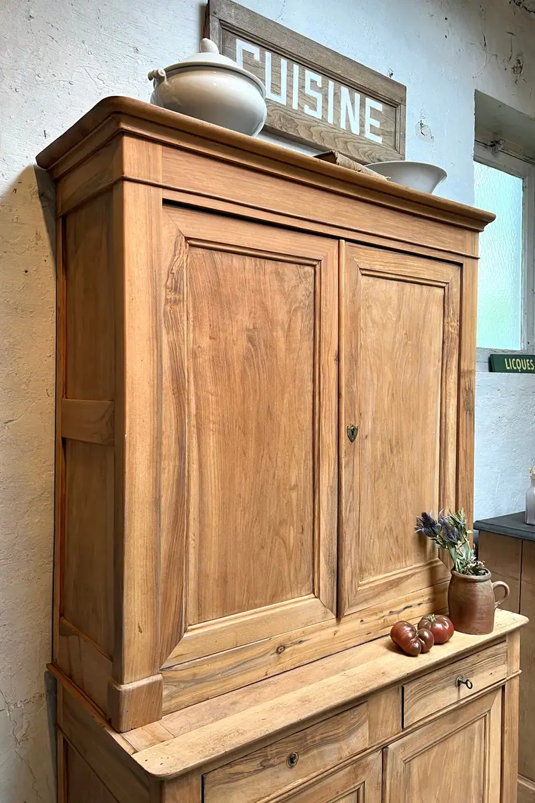Buffet deux corps en noyer Début XXème