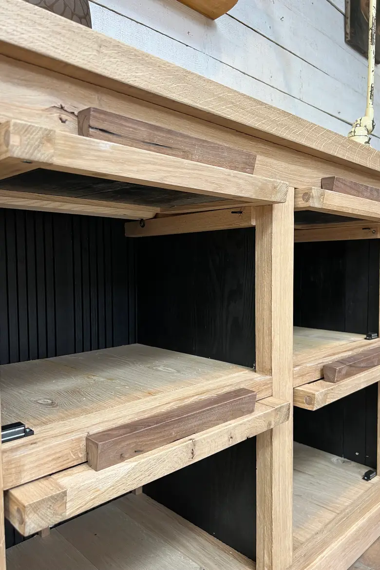 Buffet en chêne massif – Fabrication artisanale