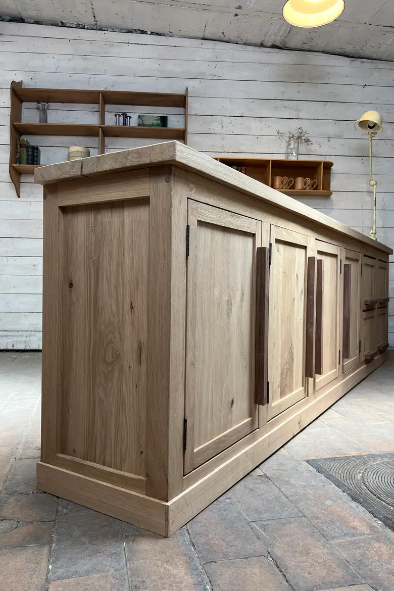 Buffet en chêne massif – Fabrication artisanale