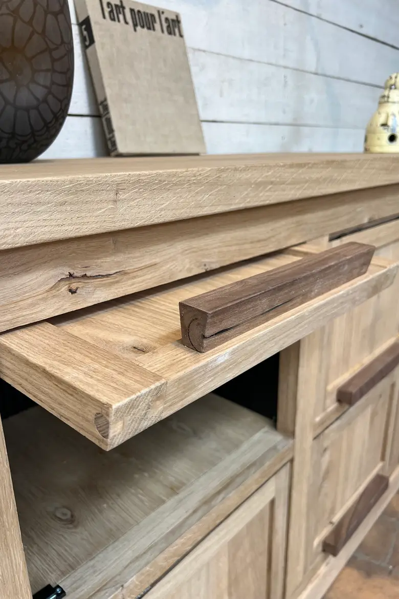 Buffet en chêne massif – Fabrication artisanale