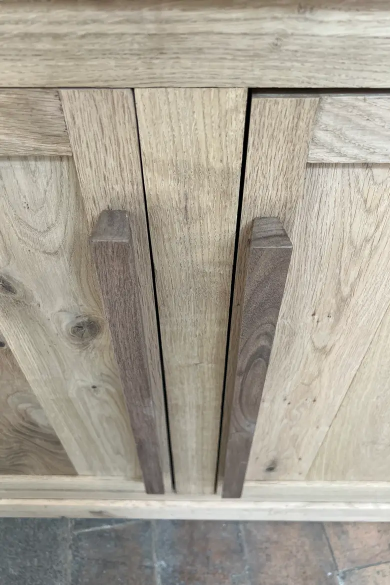 Buffet en chêne massif – Fabrication artisanale