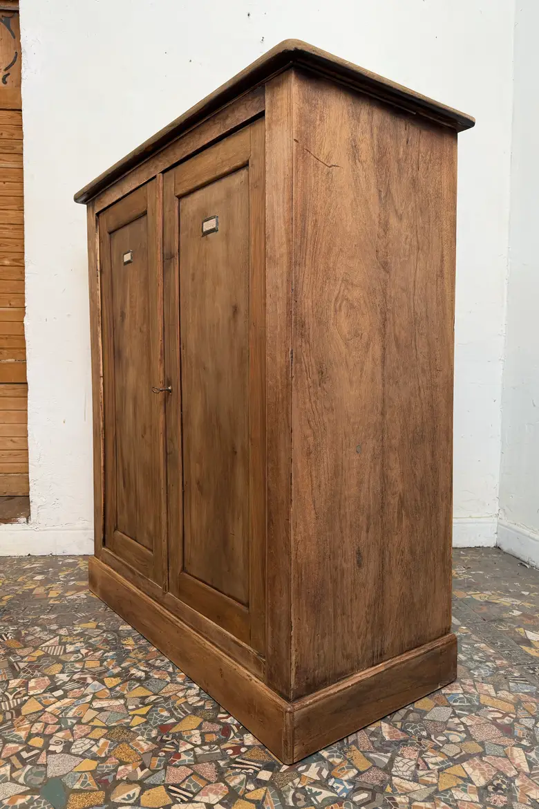 Buffet en noyer — début XXe