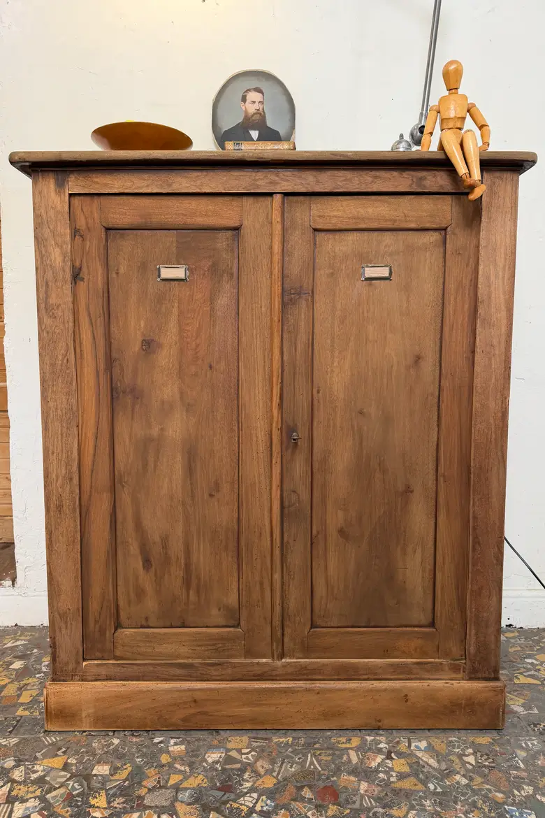 Buffet en noyer — début XXe
