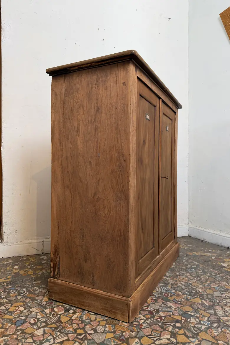Buffet en noyer — début XXe