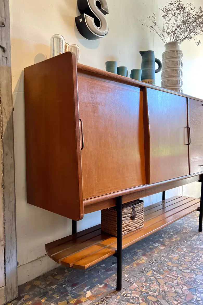 Buffet français en chêne Années 50