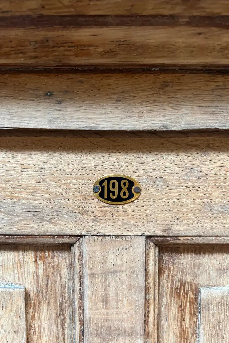 Buffet portes coulissantes en chêne Début XXème
