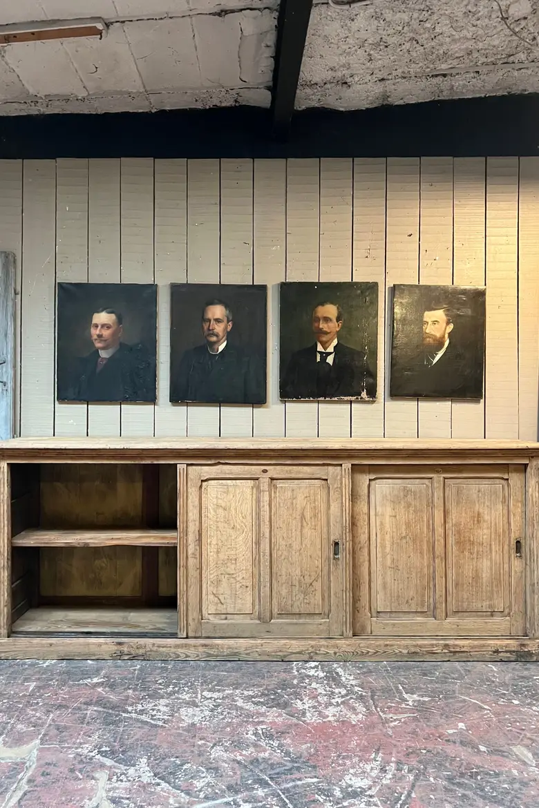 Buffet portes coulissantes en chêne Début XXème