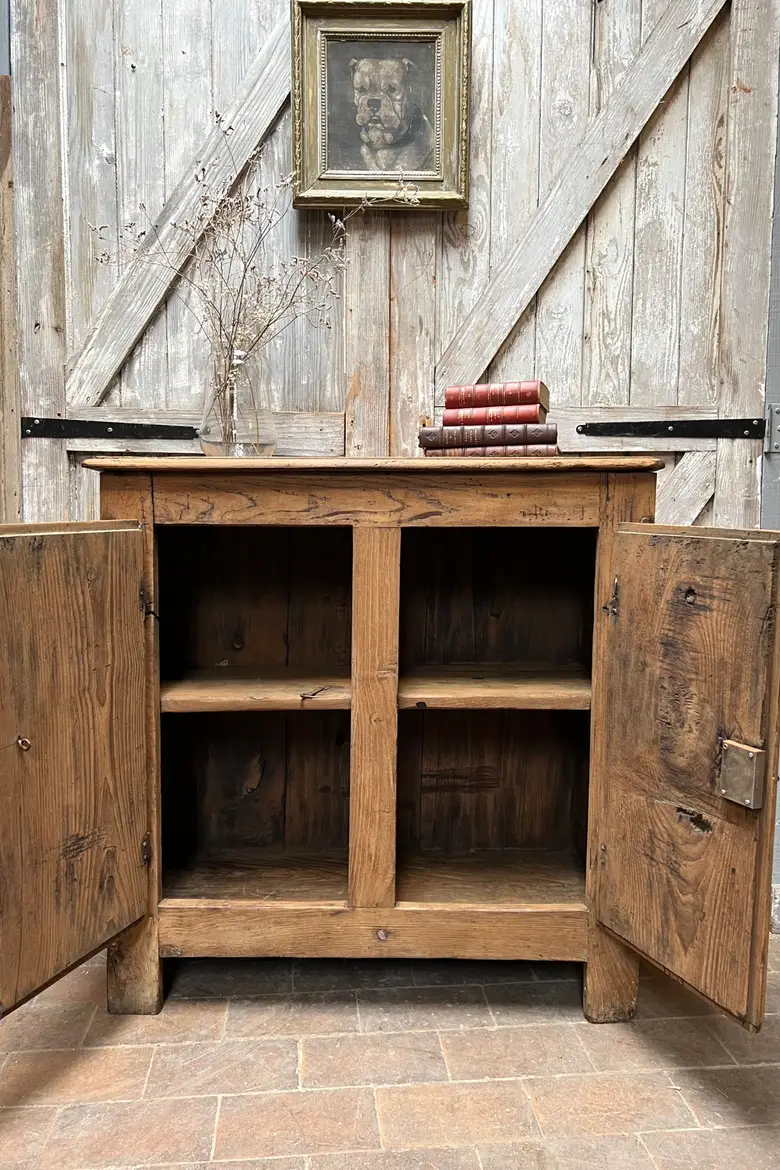 Buffet rustique en châtaignier XIXème