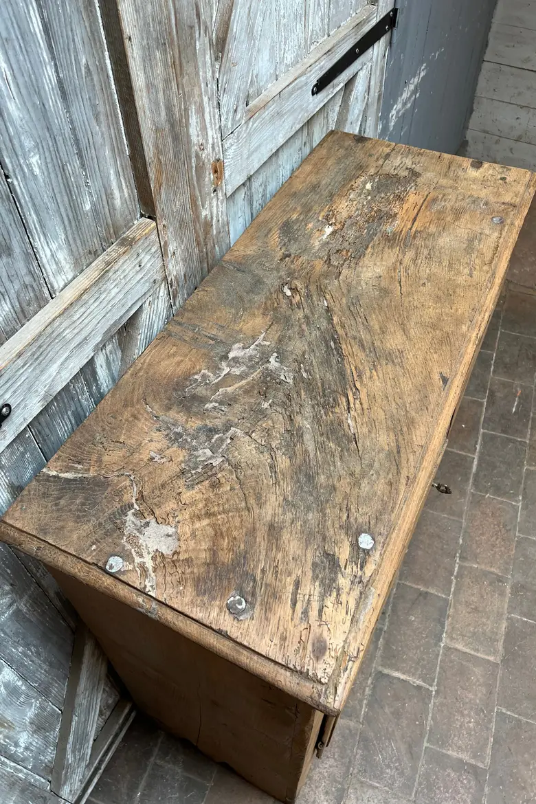 Buffet rustique en châtaignier XIXème