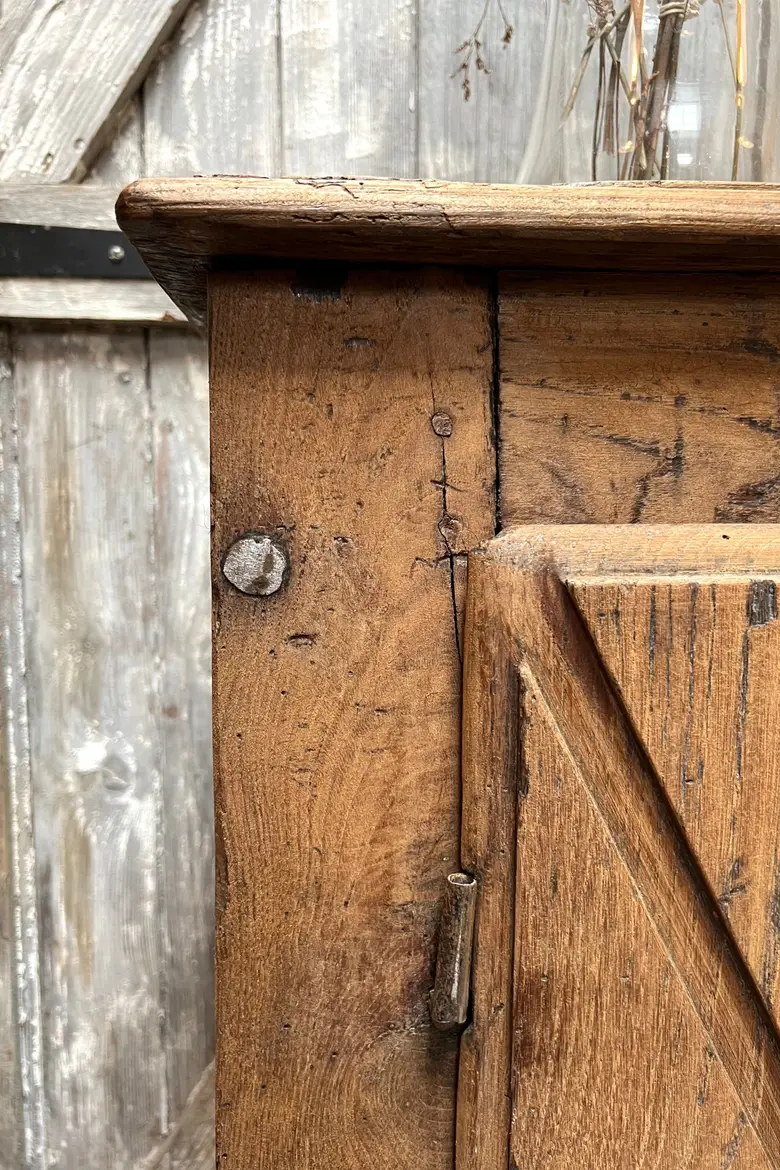 Buffet rustique en châtaignier XIXème
