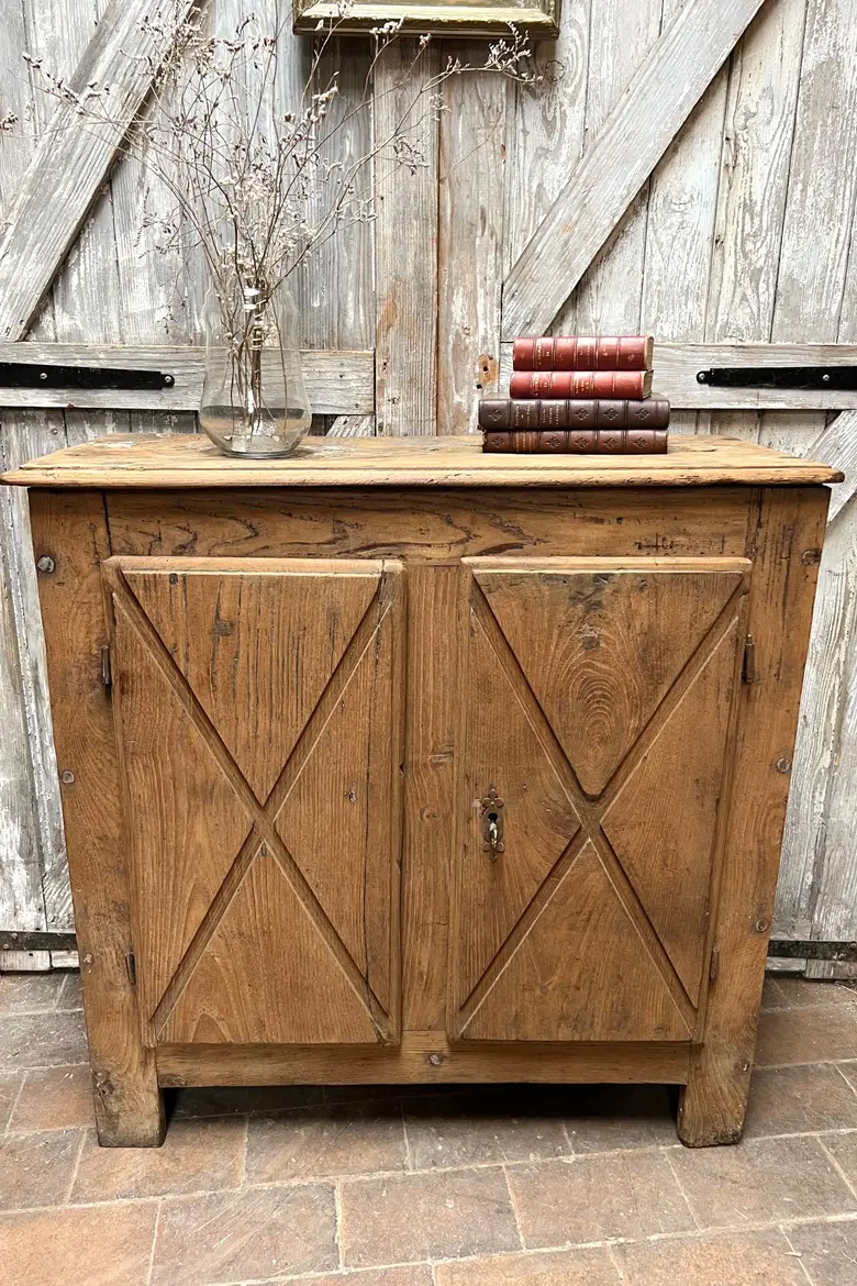 Buffet rustique en châtaignier XIXème