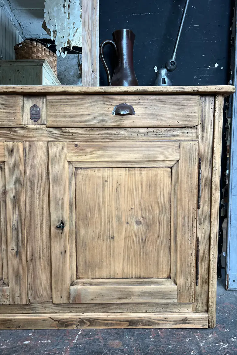 Buffet rustique en sapin