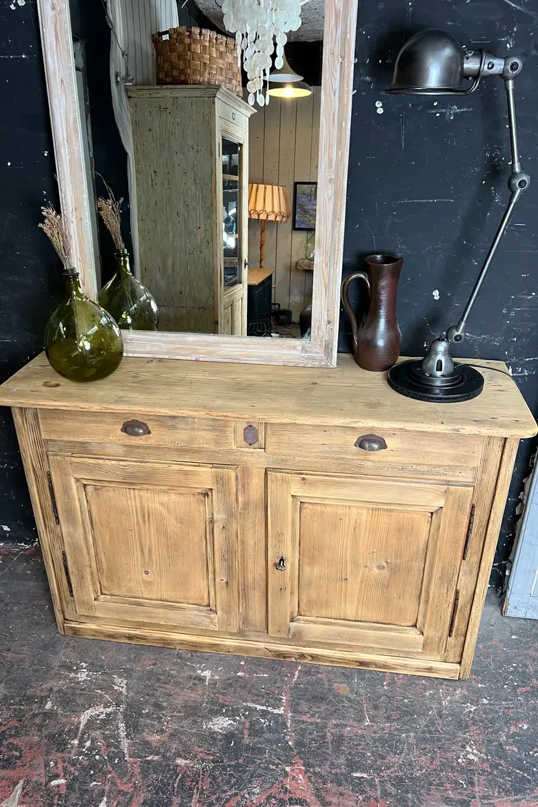 Buffet rustique en sapin