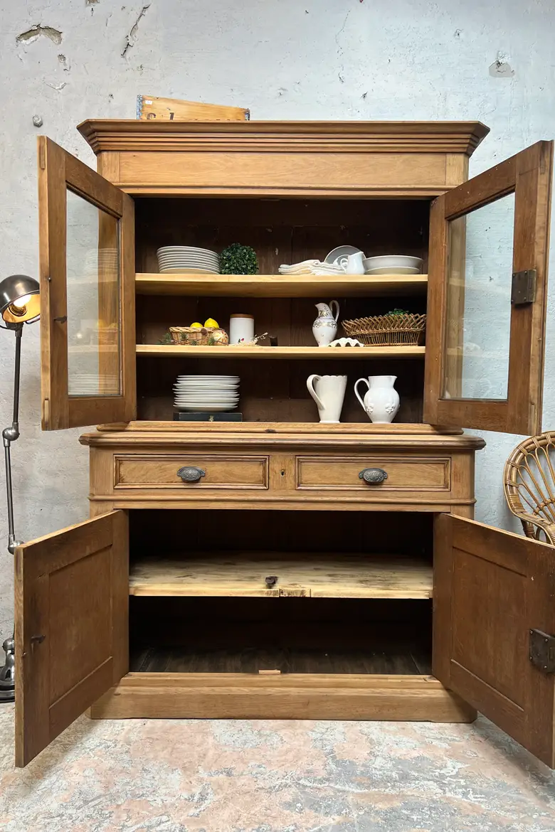 Buffet vaisselier en chêne