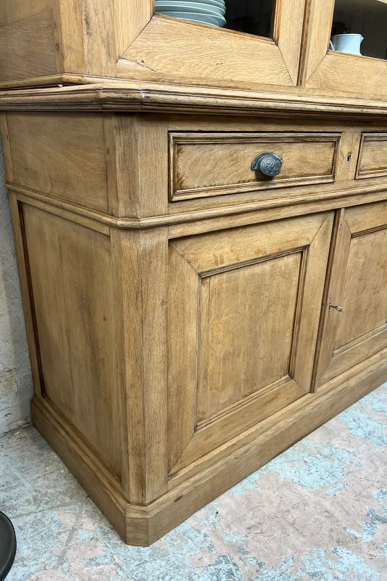 Buffet vaisselier en chêne