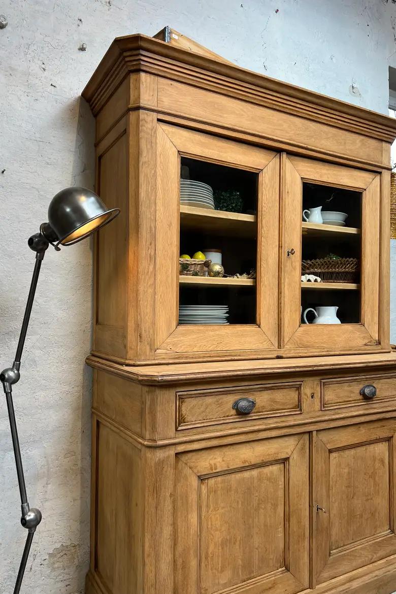 Buffet vaisselier en chêne
