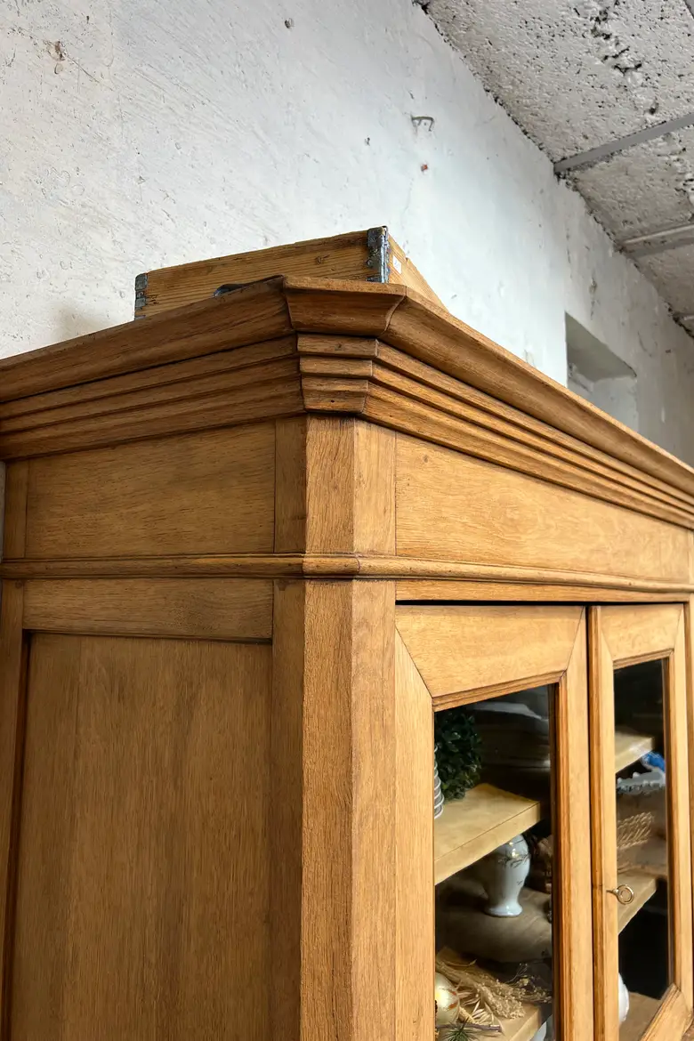 Buffet vaisselier en chêne