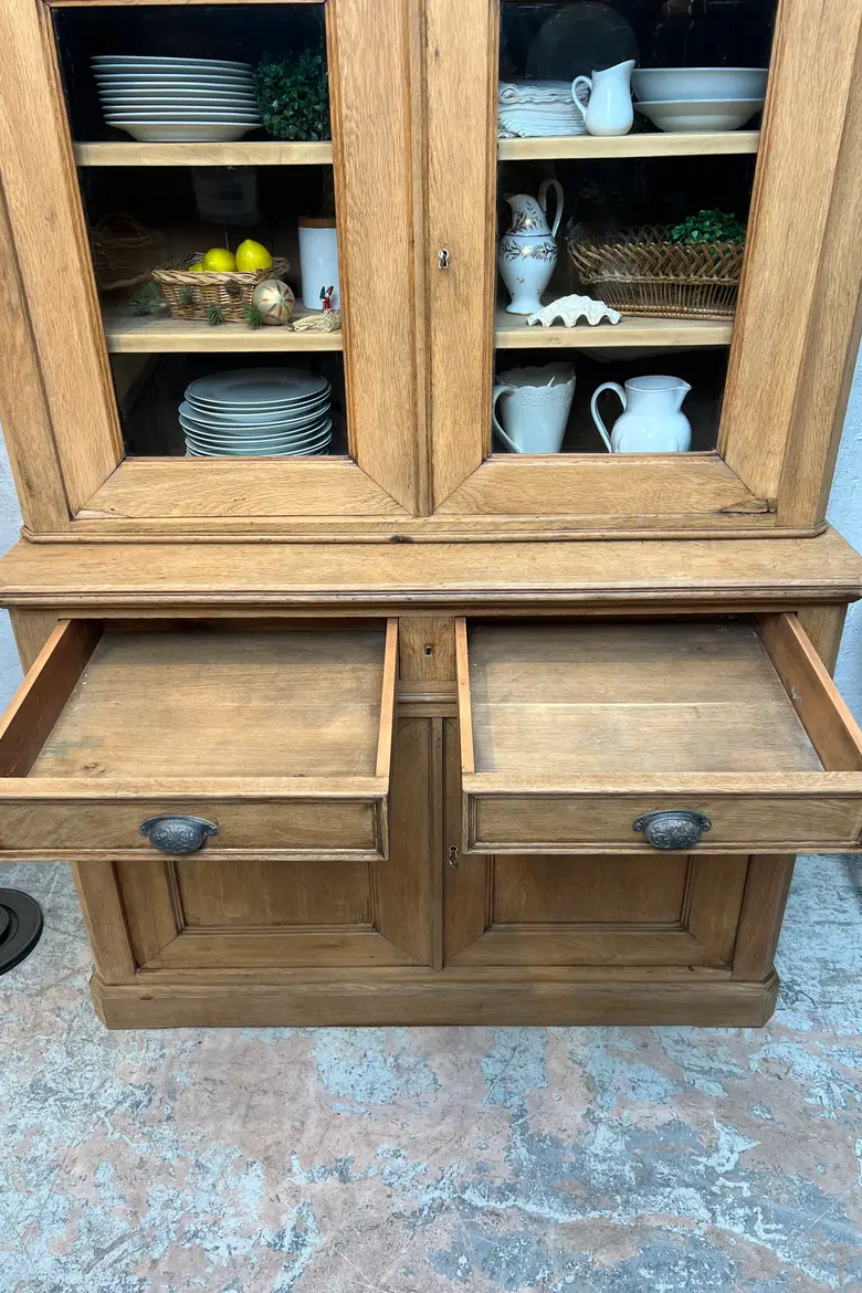 Buffet vaisselier en chêne