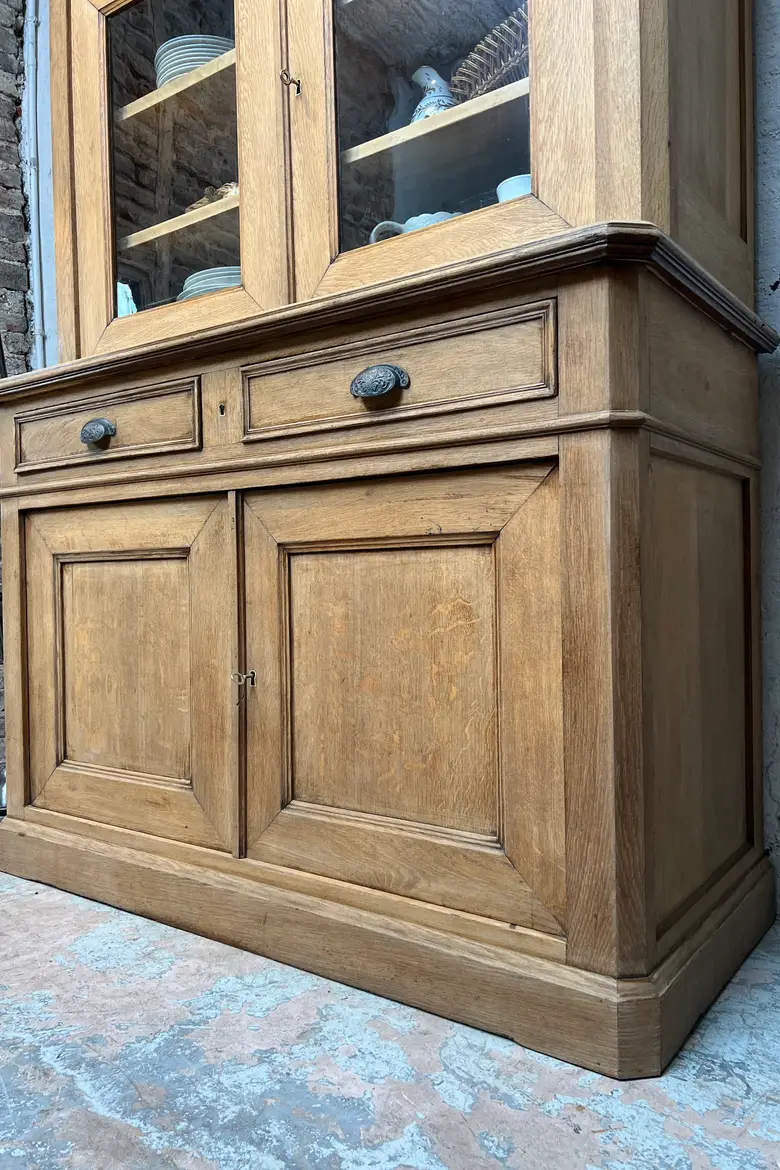 Buffet vaisselier en chêne