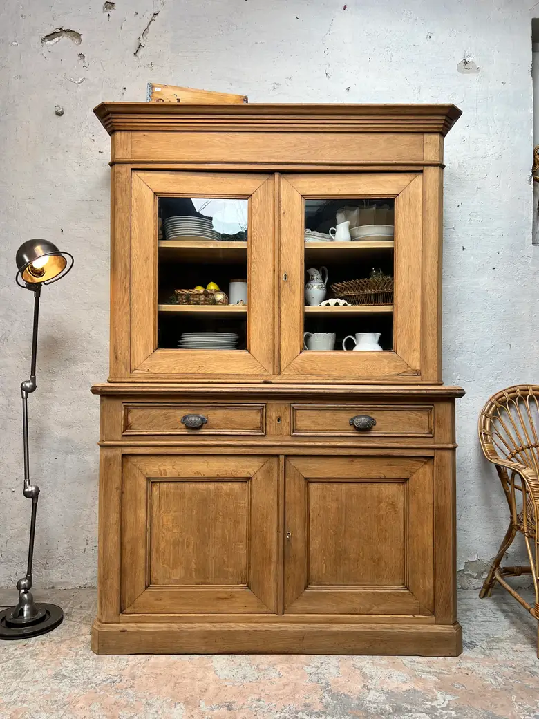 Buffet vaisselier en chêne
