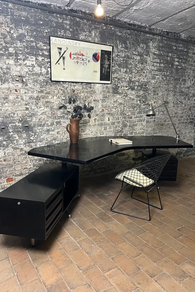 Bureau boomerang Osvaldo Borsani – années 50