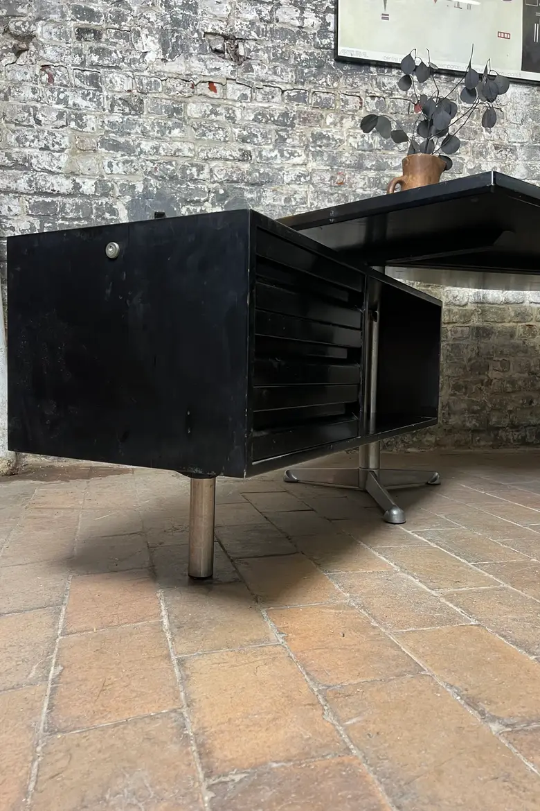 Bureau boomerang Osvaldo Borsani – années 50