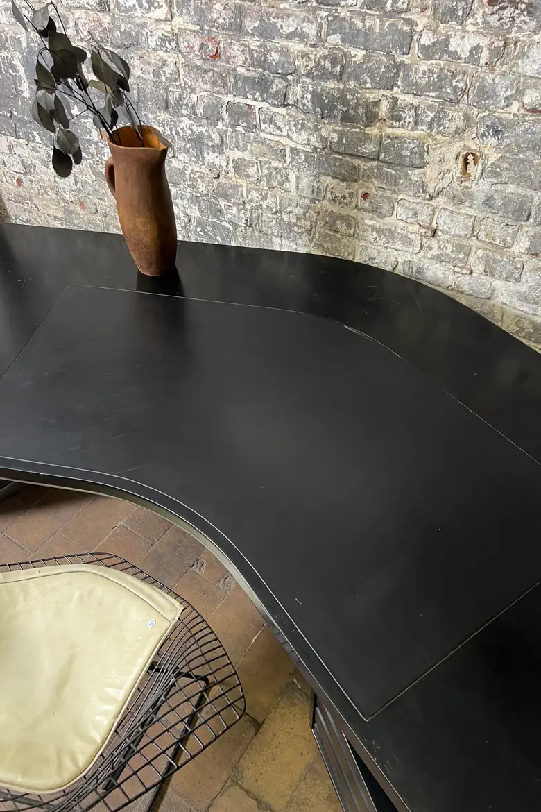 Bureau boomerang Osvaldo Borsani – années 50